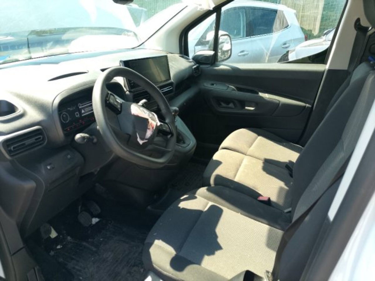 Toyota Proace City City 1.2 110 CV S&S PC 4p. Ground (13)