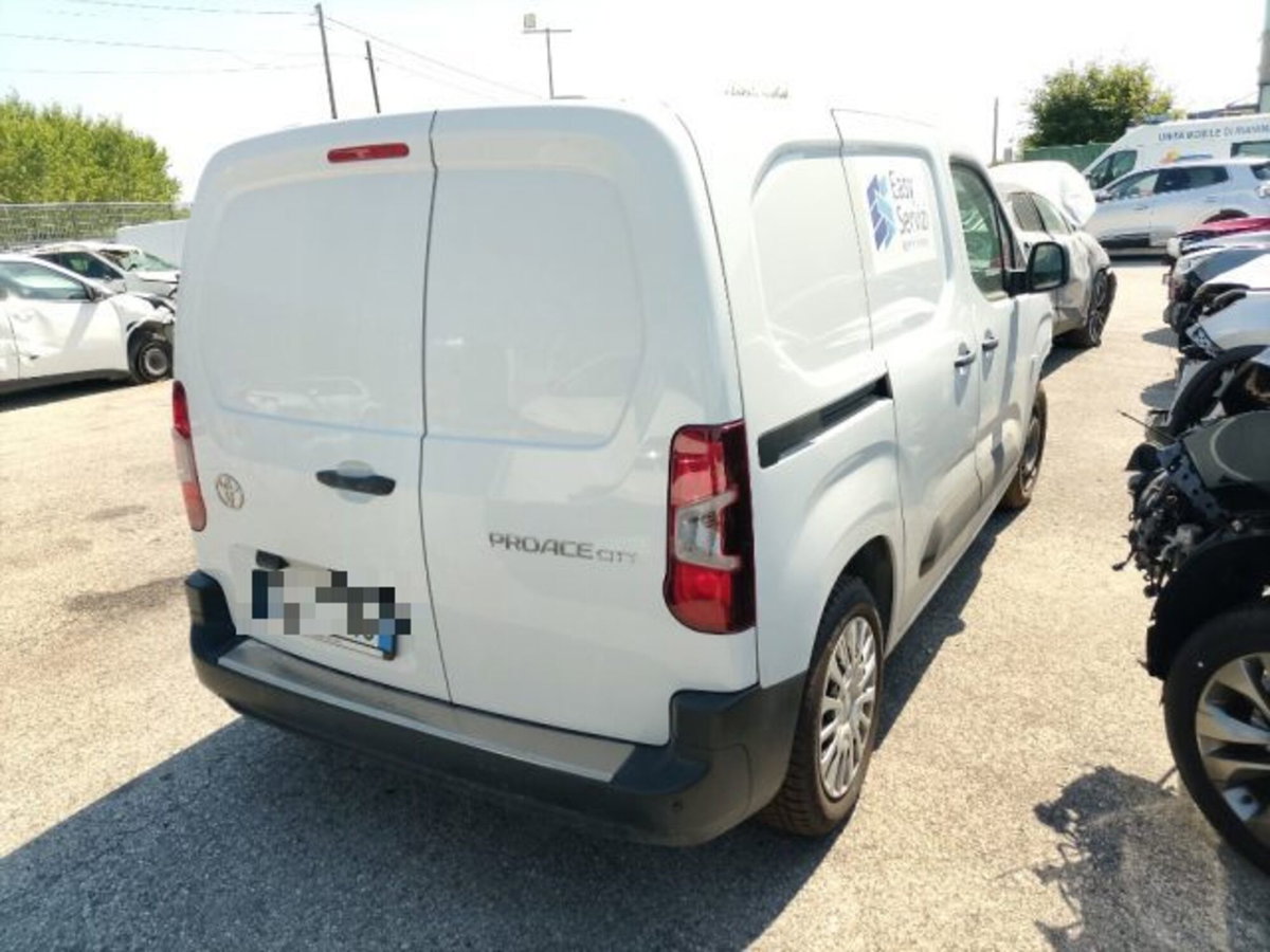 Toyota Proace City City 1.2 110 CV S&S PC 4p. Ground (8)