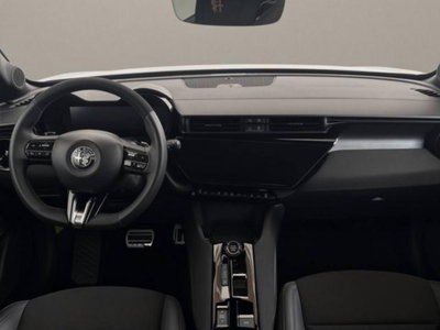 Alfa Romeo Junior 1.2 ibrida Q4 Intensa 145cv edct6 (13)