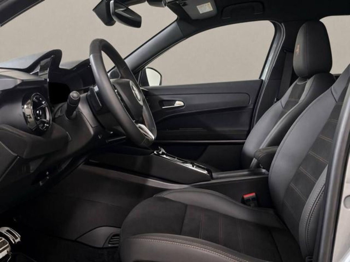 Alfa Romeo Junior 1.2 ibrida Q4 Intensa 145cv edct6 (8)