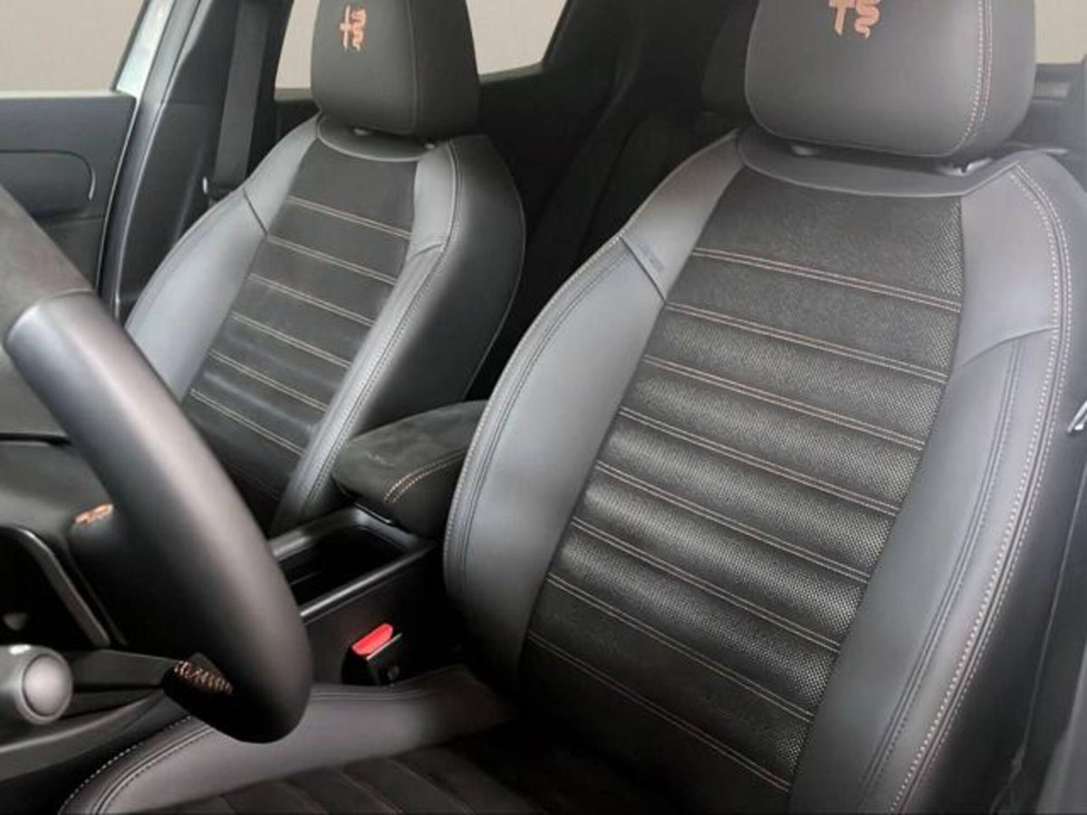 Alfa Romeo Junior 1.2 ibrida Q4 Intensa 145cv edct6 (9)