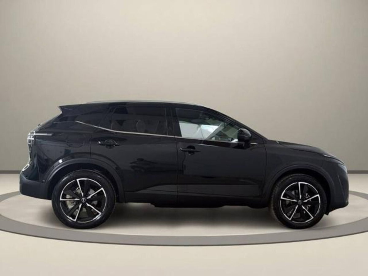 Nissan Qashqai 1.3 mhev Tekna 4wd 158cv xtronic (4)
