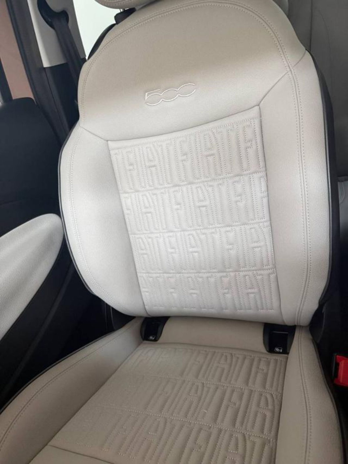 Fiat 500e La Prima Berlina 42 kWh (10)