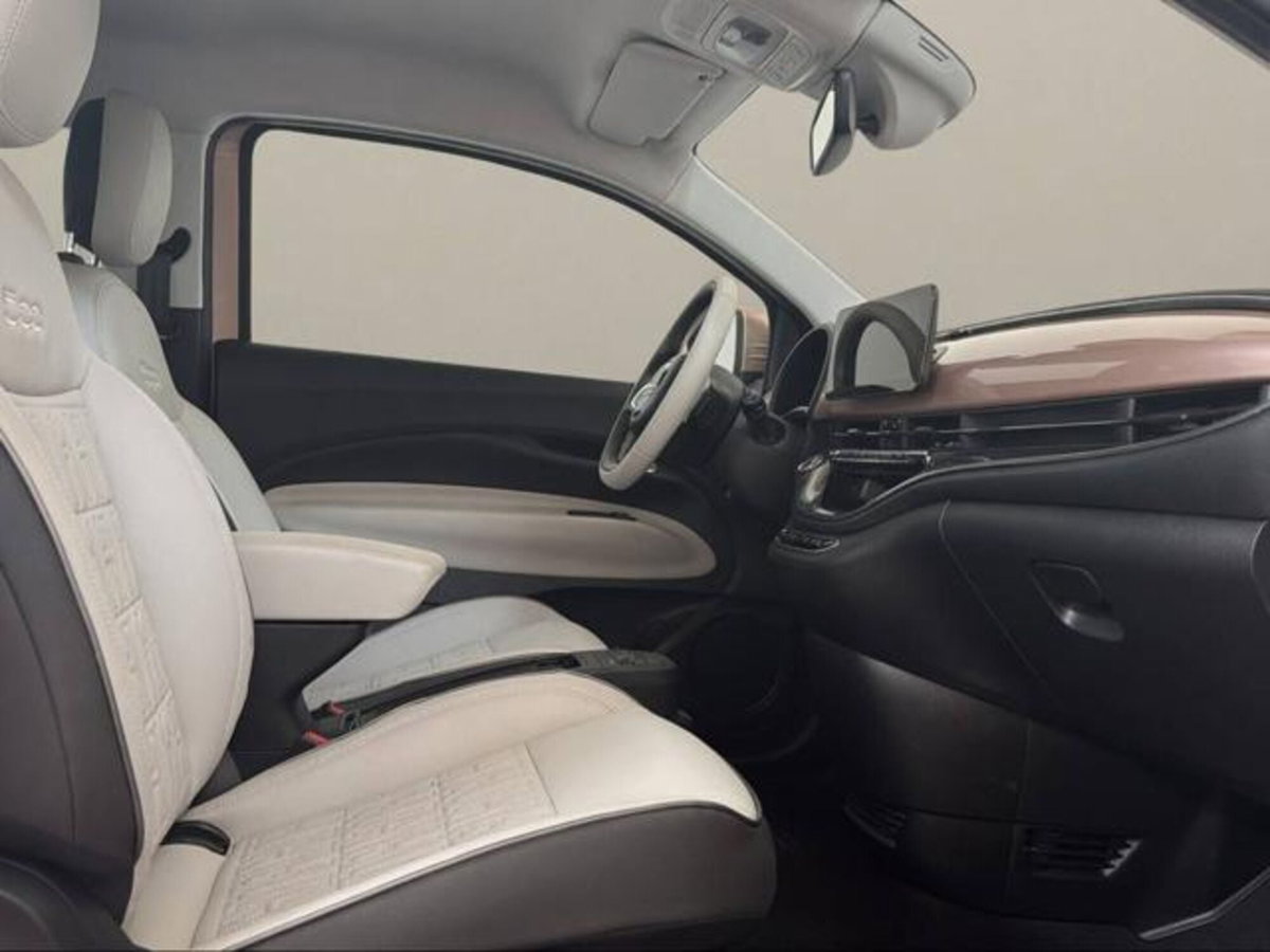 Fiat 500e La Prima Berlina 42 kWh (11)