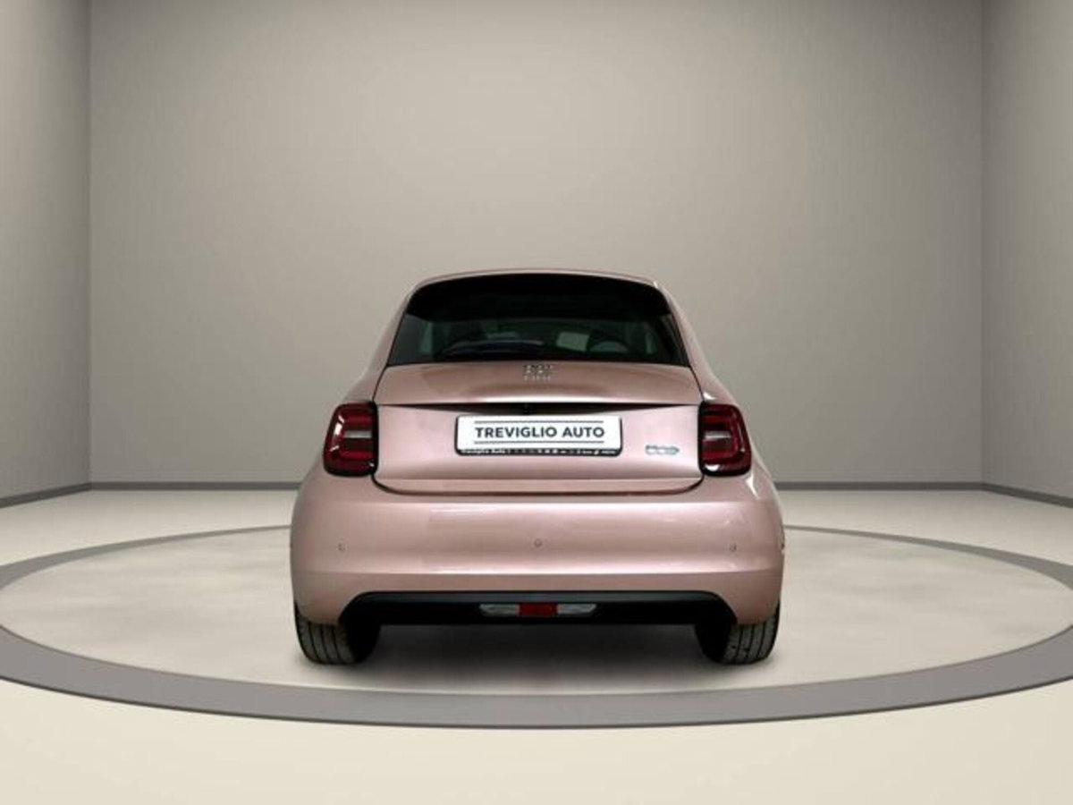 Fiat 500e La Prima Berlina 42 kWh (6)