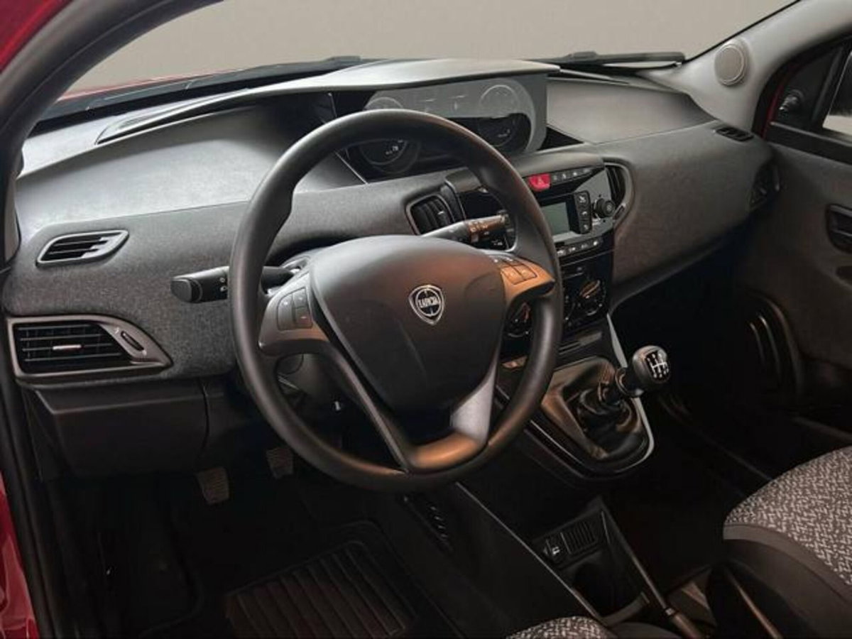 Lancia Ypsilon 1.0 FireFly 5 porte S&S Hybrid Ecochic Silver (18)