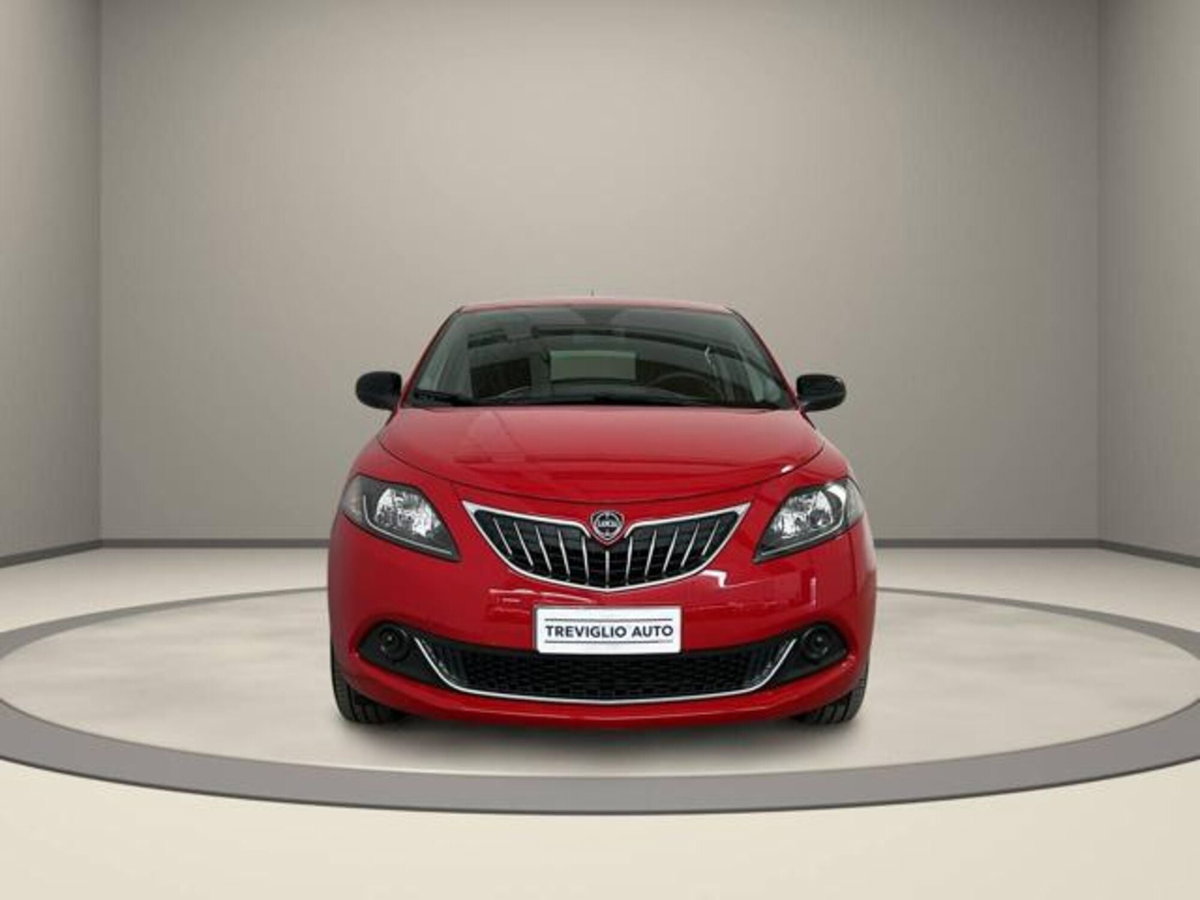 Lancia Ypsilon 1.0 FireFly 5 porte S&S Hybrid Ecochic Silver (2)