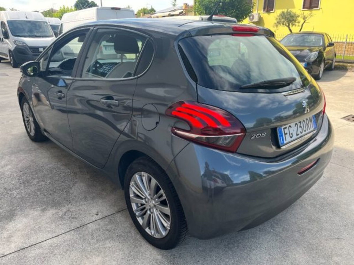 Peugeot 208 75 5 porte Allure (6)