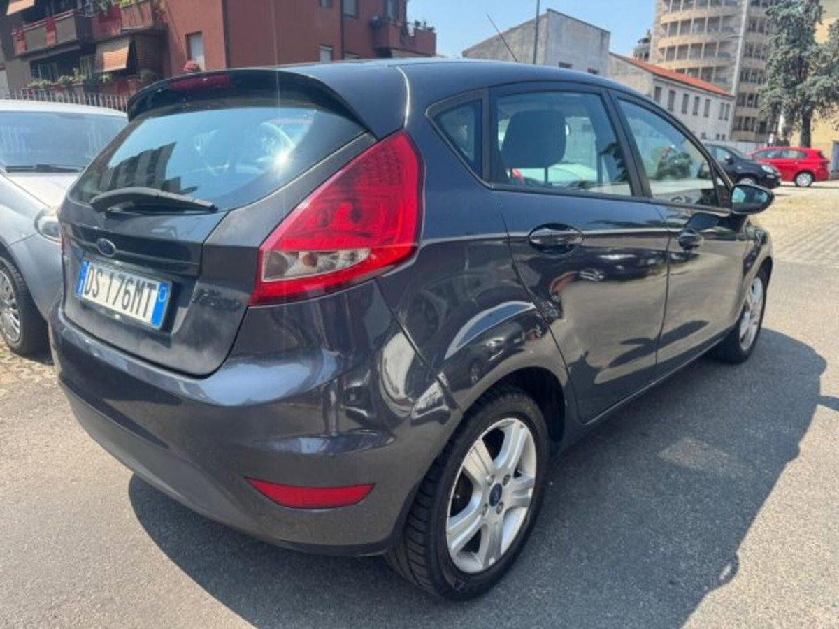 Ford Fiesta 1.4 TDCi 5p. Titanium (2)