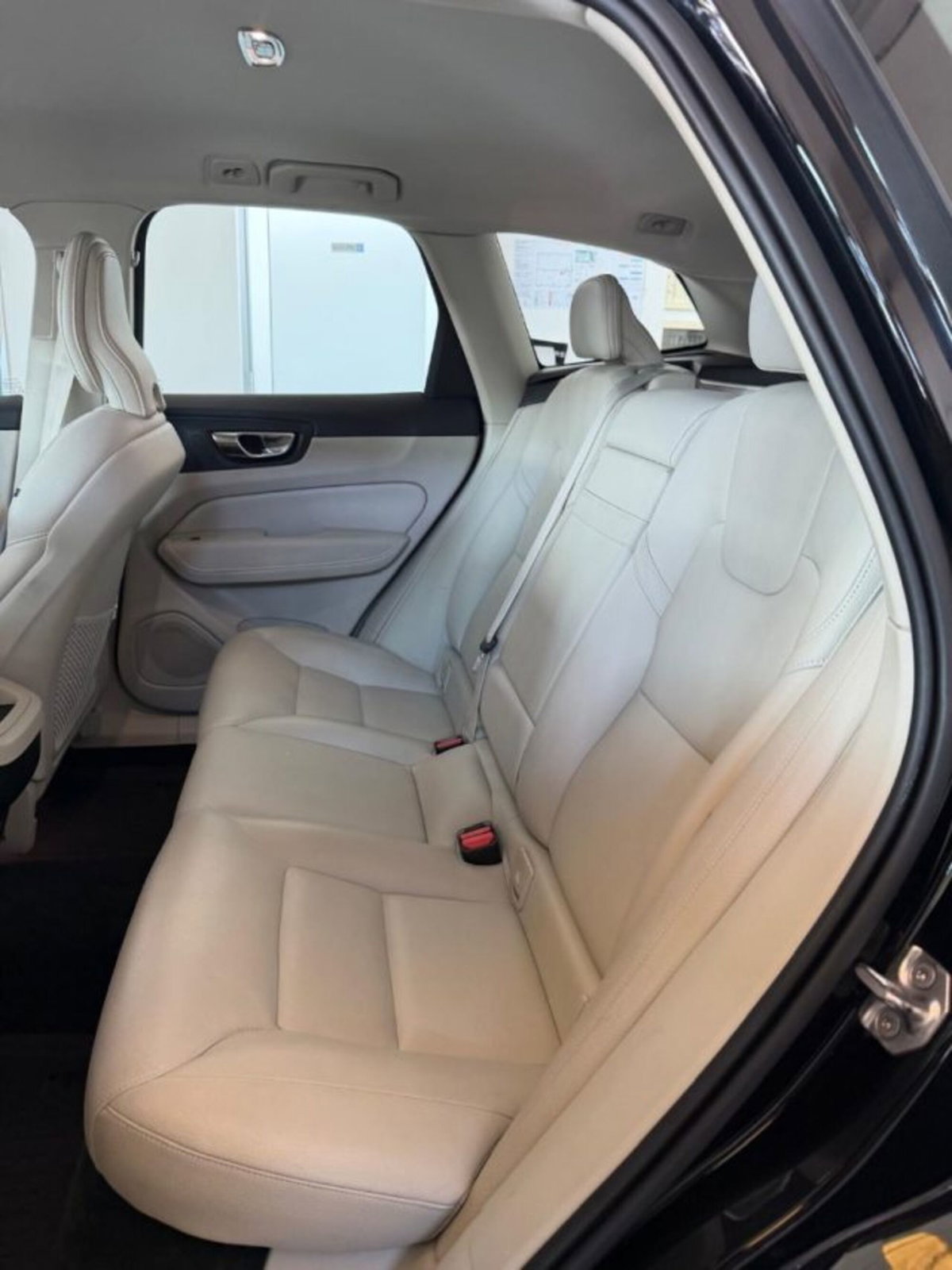 Volvo XC60 B4 (d) AWD Geartronic Inscription N1 (13)