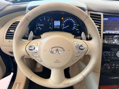 Infiniti QX70 3.0 diesel V6 AT GT Premium (10)