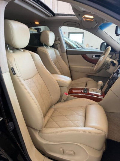 Infiniti QX70 3.0 diesel V6 AT GT Premium (12)