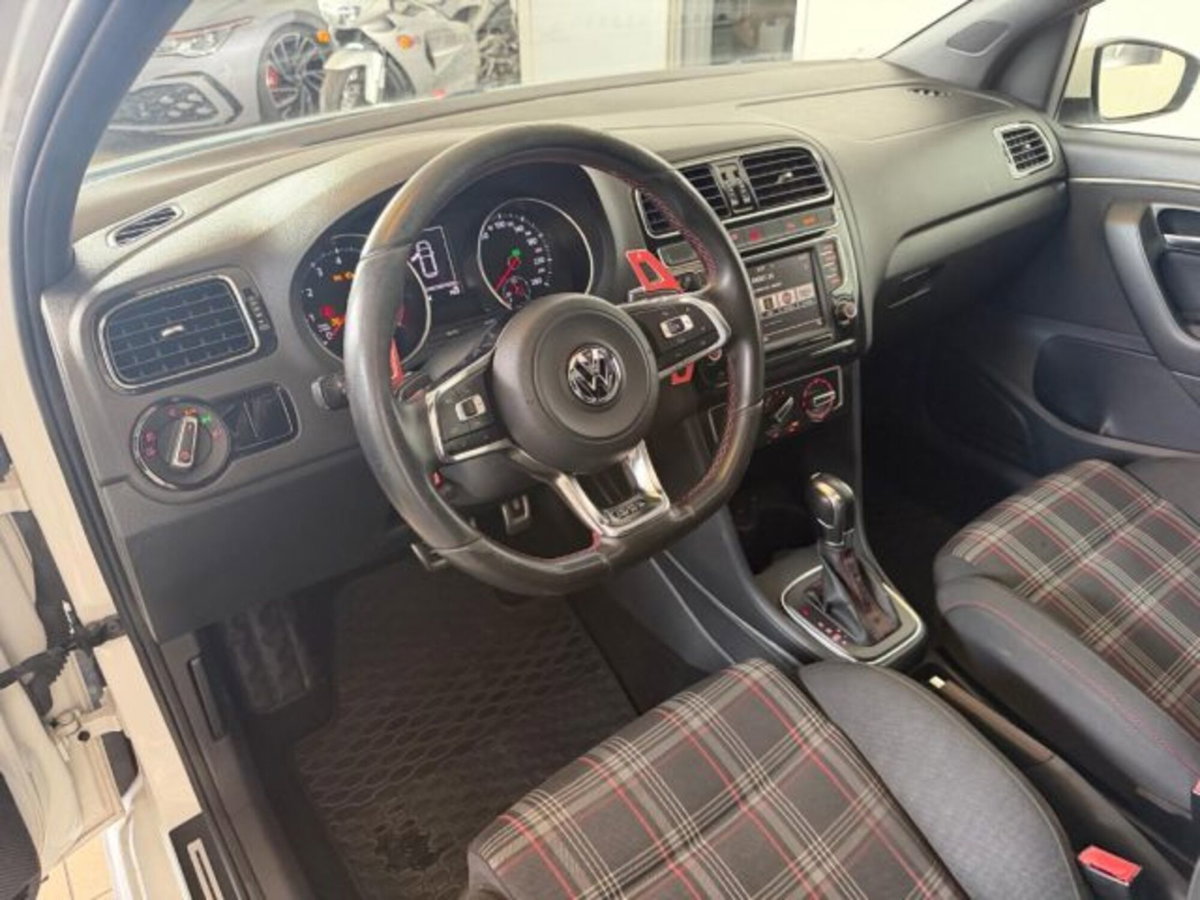 Volkswagen Polo GTI 1.8 3p. DSG BlueMotion Technology (12)