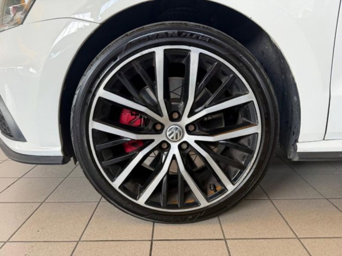 Volkswagen Polo GTI 1.8 3p. DSG BlueMotion Technology (7)