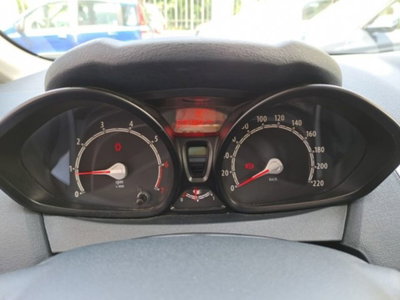 Ford Fiesta 1.2 82 CV 5 porte Titanium (14)