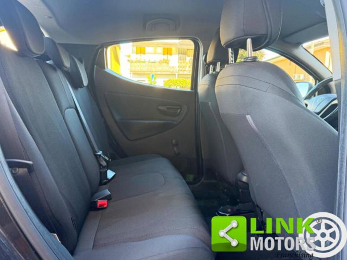 Lancia Ypsilon 1.3 MJT 16V 95 CV 5 porte S&S Gold (13)