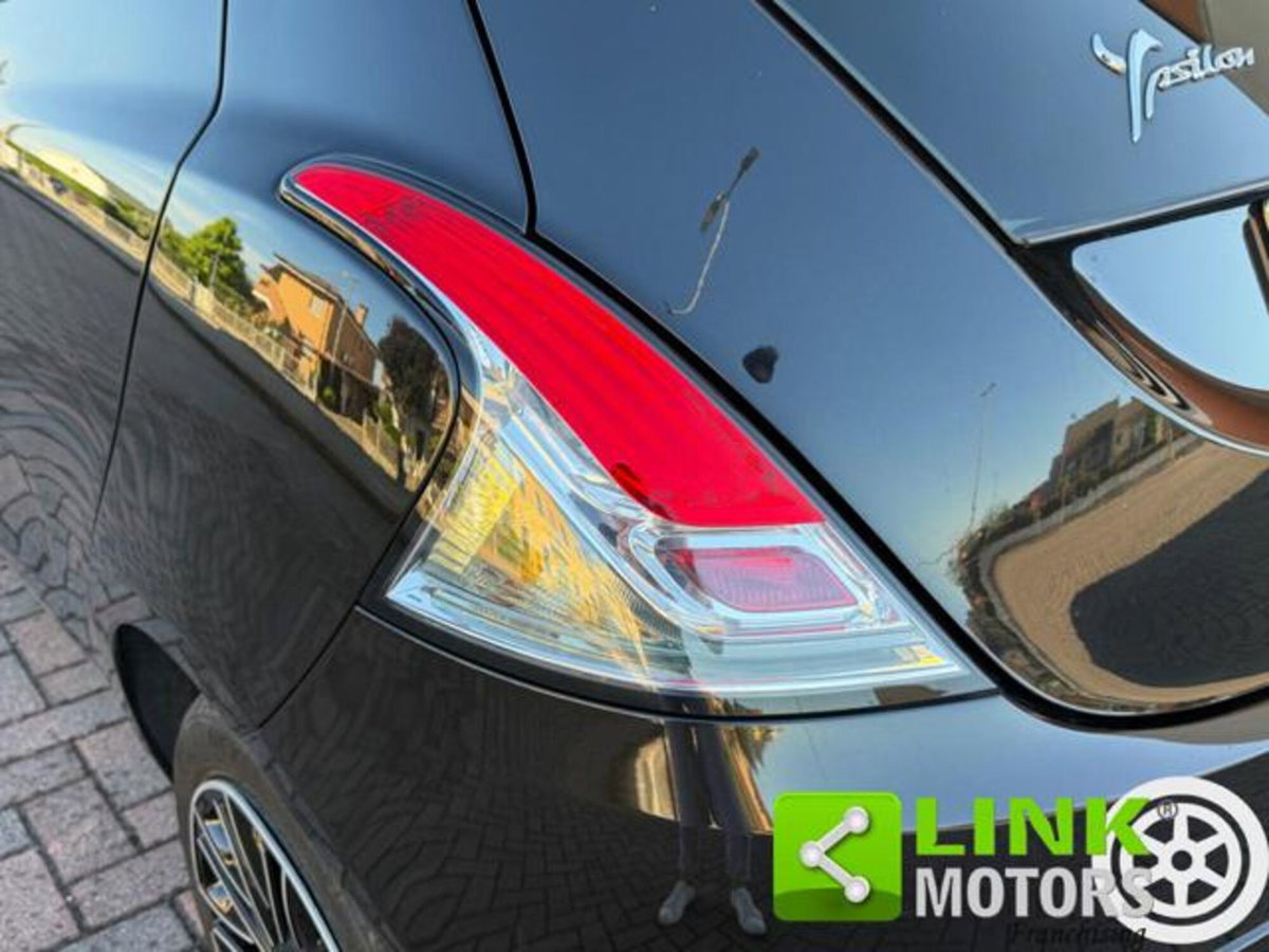 Lancia Ypsilon 1.3 MJT 16V 95 CV 5 porte S&S Gold (19)