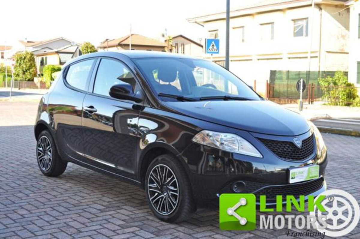 Lancia Ypsilon 1.3 MJT 16V 95 CV 5 porte S&S Gold (3)