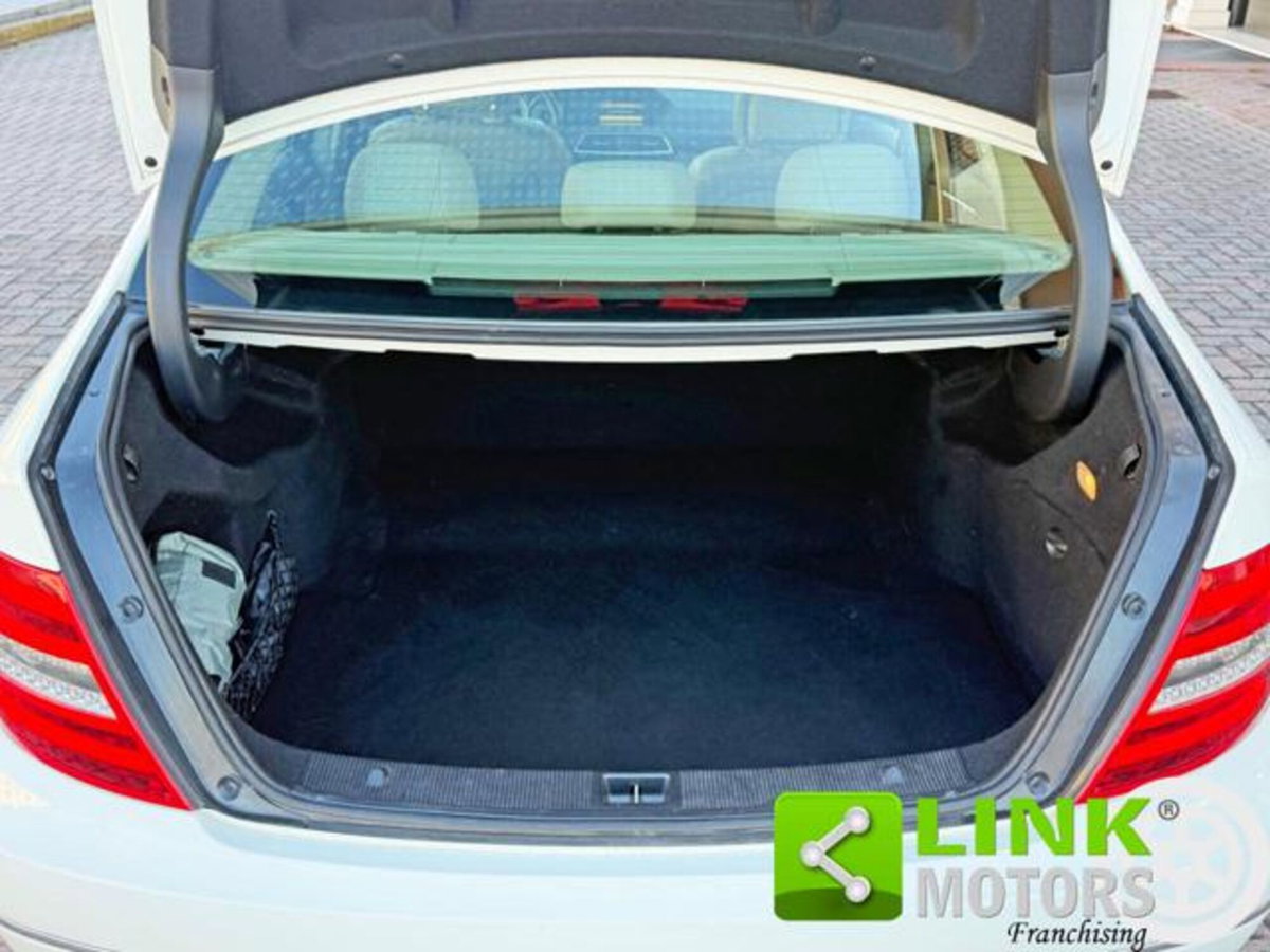 Mercedes-Benz Classe C 220 CDI BlueEFFICIENCY Elegance (20)