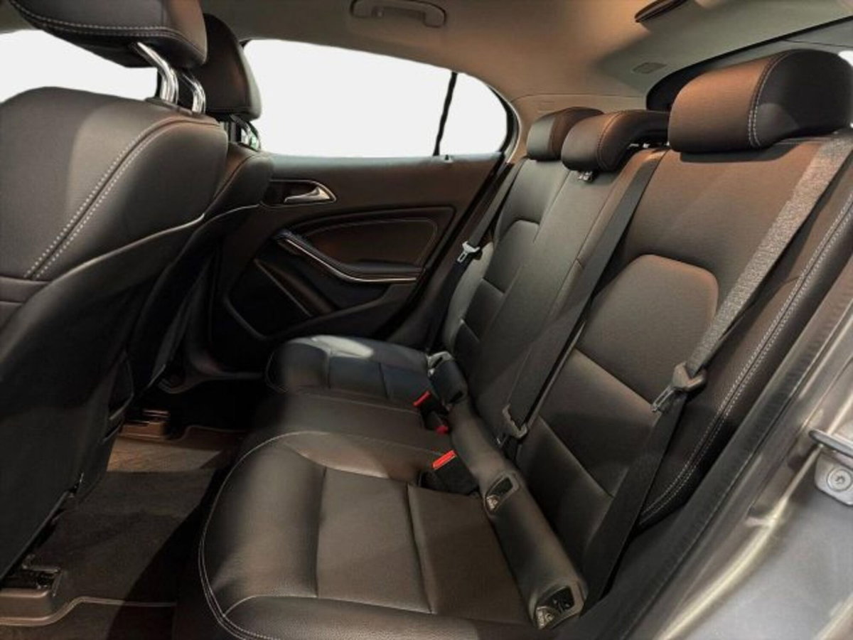 Mercedes-Benz GLA SUV 200 d Automatic 4Matic Business (13)