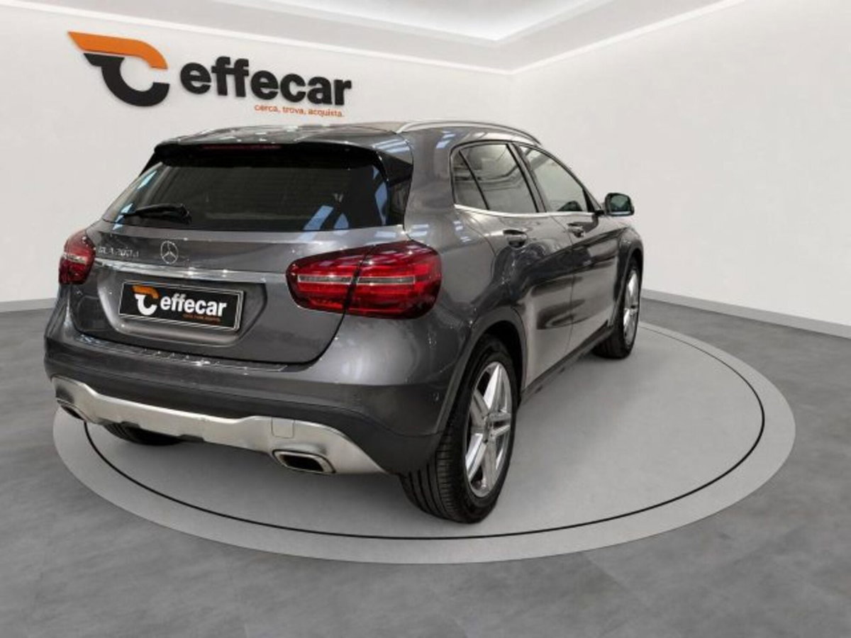 Mercedes-Benz GLA SUV 200 d Automatic 4Matic Business (6)