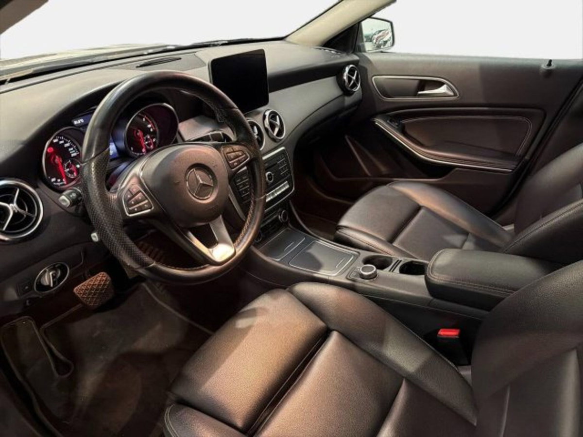 Mercedes-Benz GLA SUV 200 d Automatic 4Matic Business (7)