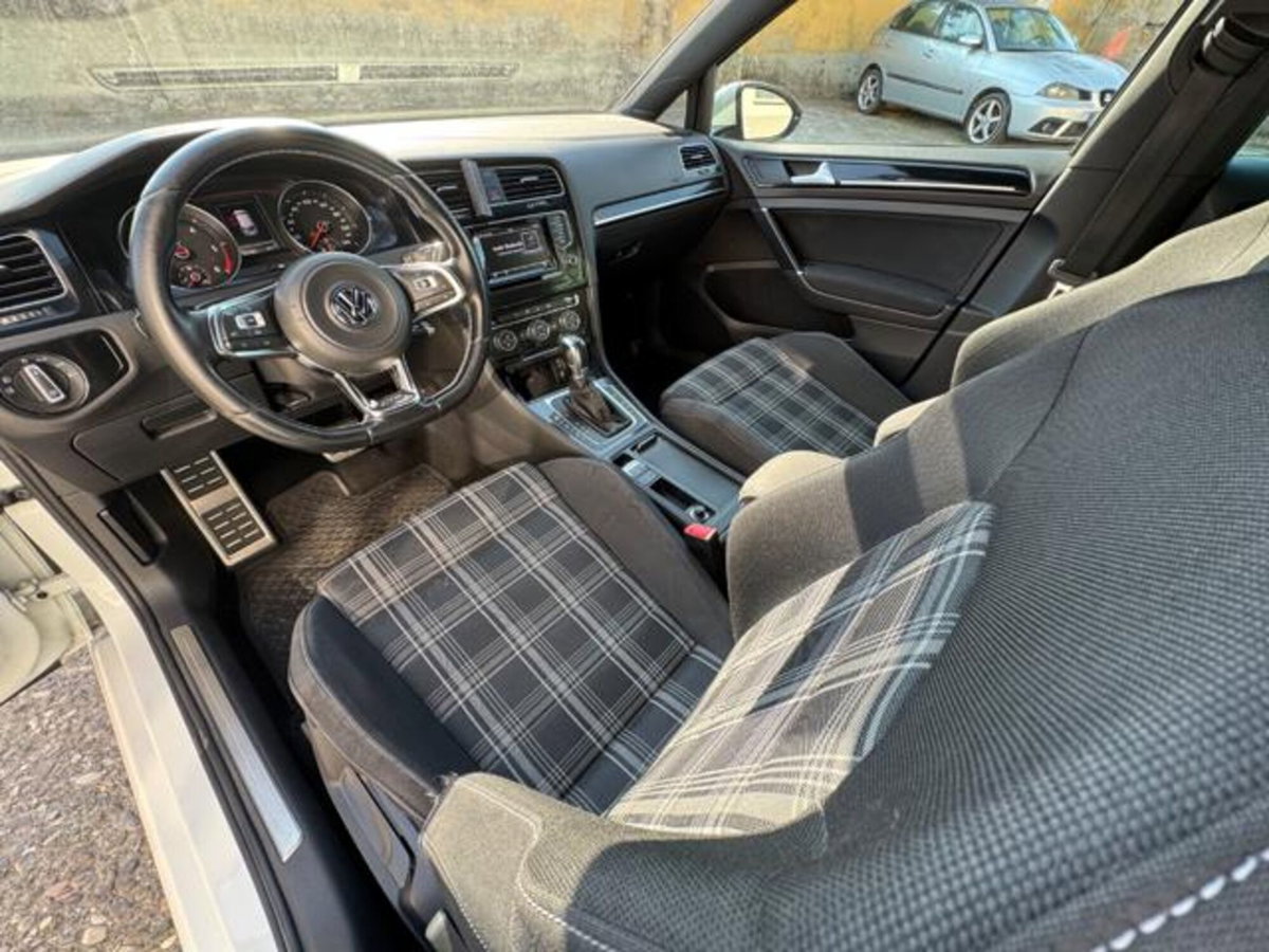 Volkswagen Golf GTD 2.0 TDI 5p. BlueMotion Technology (11)