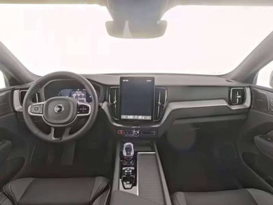 Volvo XC60 2.0 b5 mhev Ultra Black Edition awd auto (6)