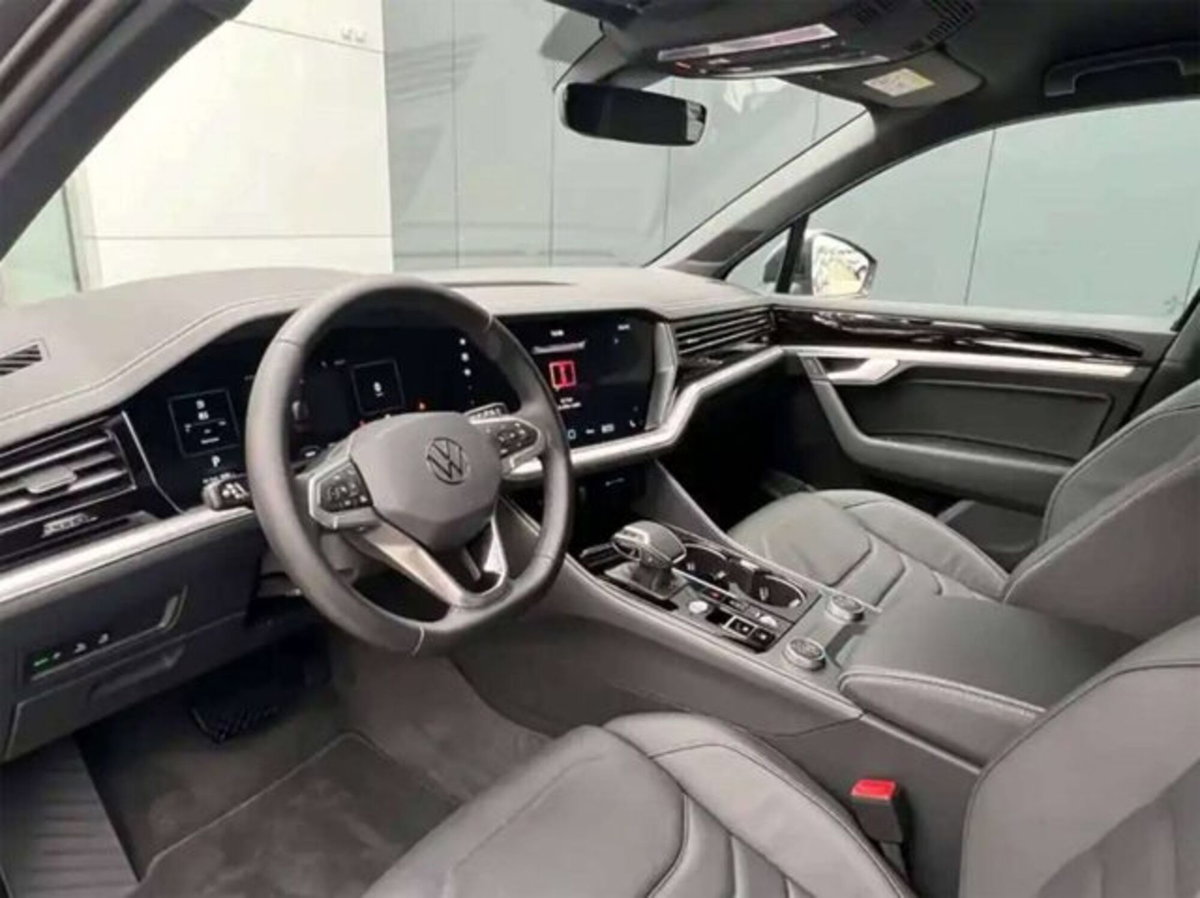 Volkswagen Touareg 3.0 V6 tdi scr Elegance 231cv auto (6)