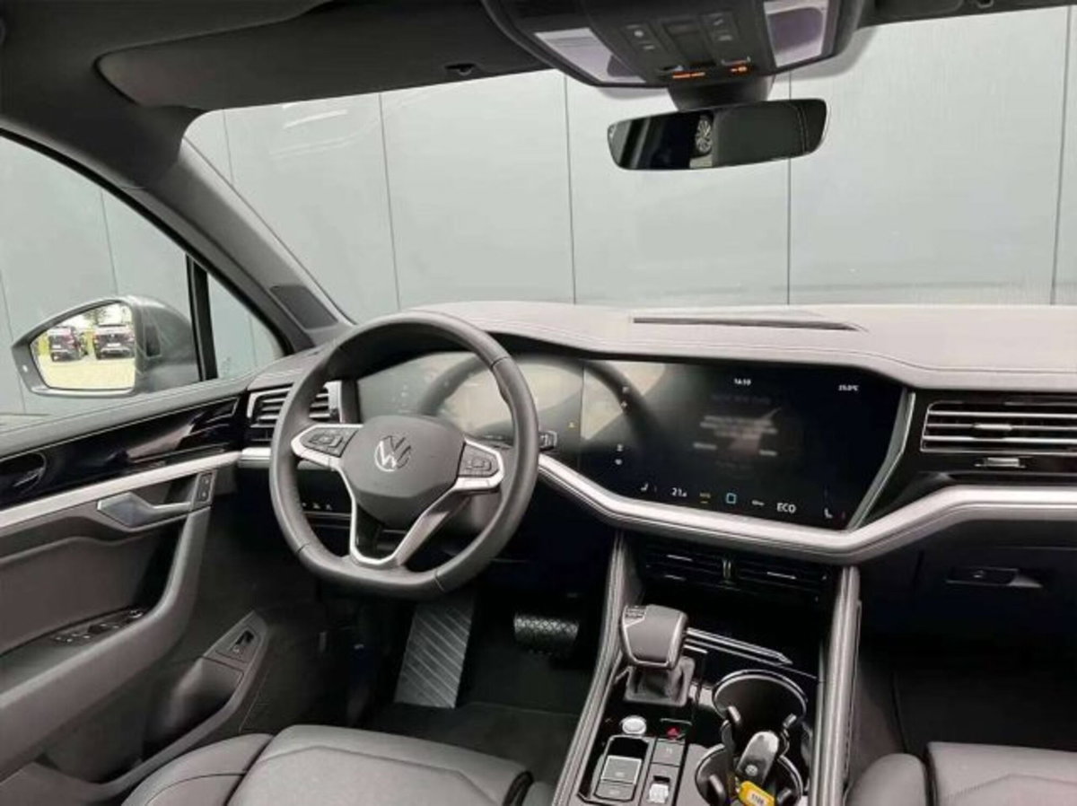 Volkswagen Touareg 3.0 V6 tdi scr Elegance 231cv auto (7)
