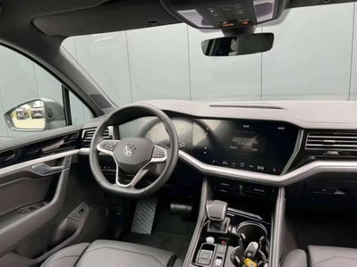 Volkswagen Touareg 3.0 V6 tdi scr Elegance 231cv auto (7)