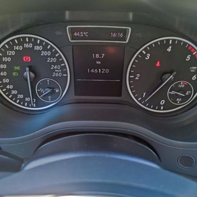 Mercedes-Benz Classe B 180 CDI Executive (9)
