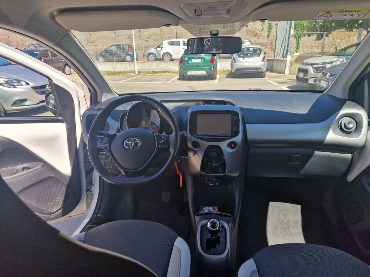Toyota Aygo 1.0 VVT-i 69 CV 5 porte x-cite (12)