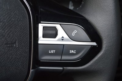 Peugeot 2008 PureTech 100 S&S Allure (14)