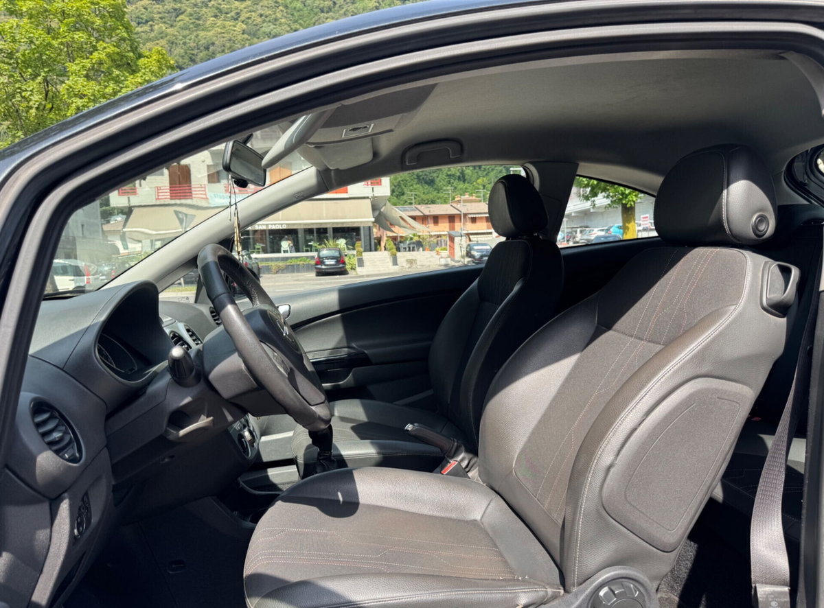 Opel Corsa 1.2 3 porte b-color (10)