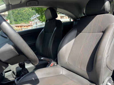 Opel Corsa 1.2 3 porte b-color (12)