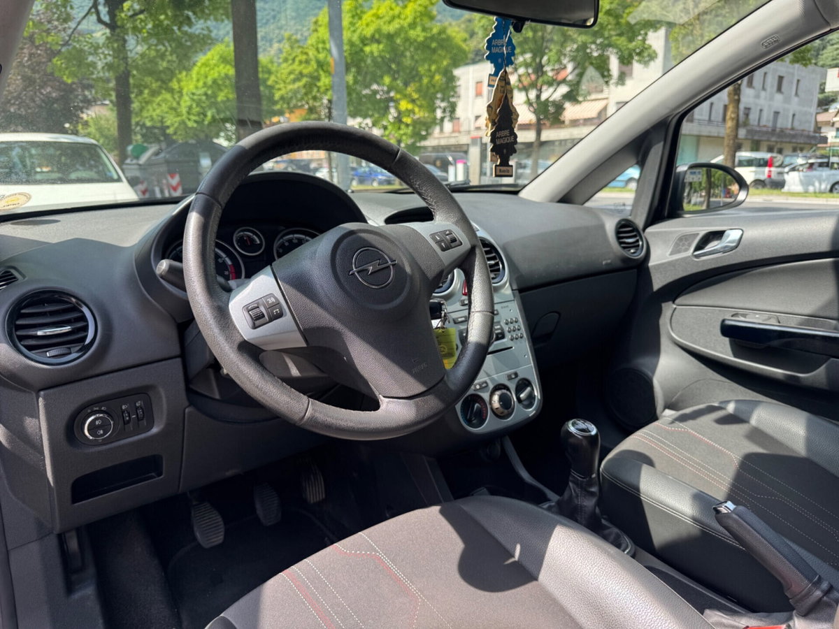 Opel Corsa 1.2 3 porte b-color (14)