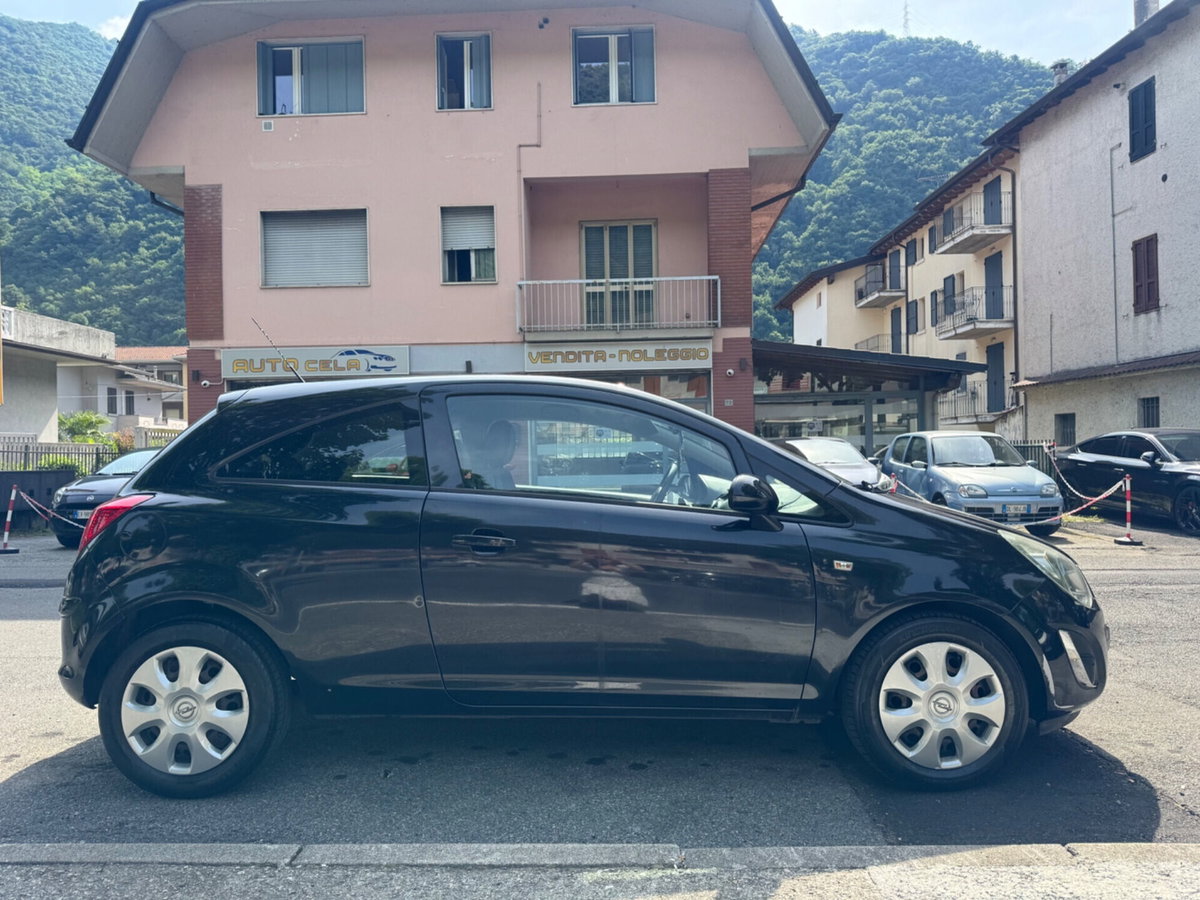 Opel Corsa 1.2 3 porte b-color (4)