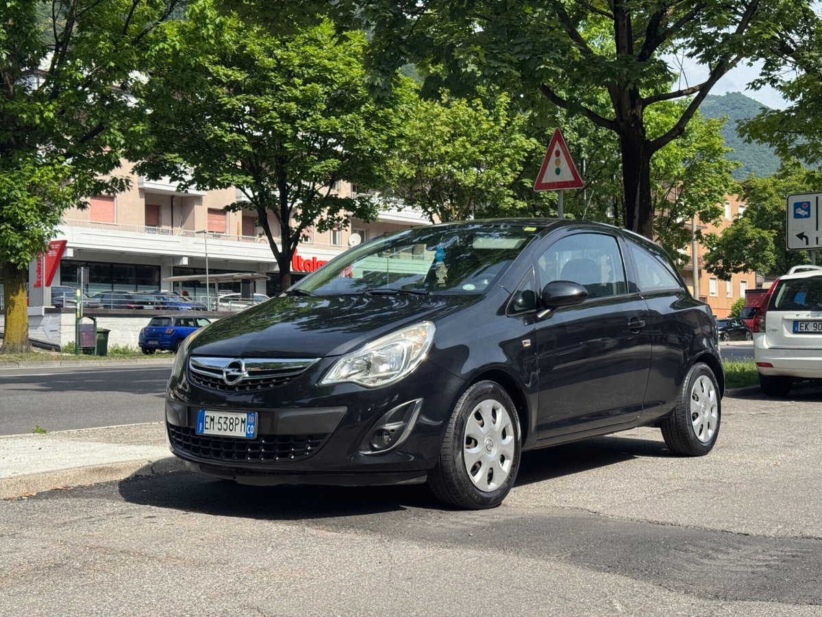 Opel Corsa 1.2 3 porte b-color (9)