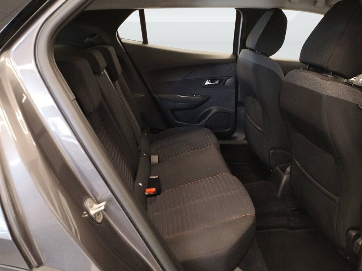 Peugeot 2008 BlueHDi 130 S&S EAT8 GT Pack (12)