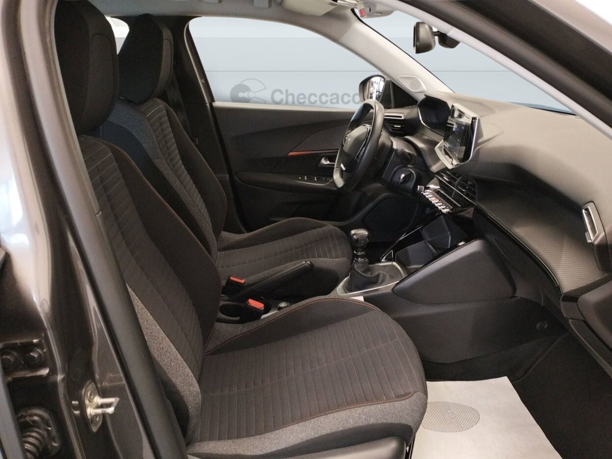 Peugeot 2008 BlueHDi 130 S&S EAT8 GT Pack (13)