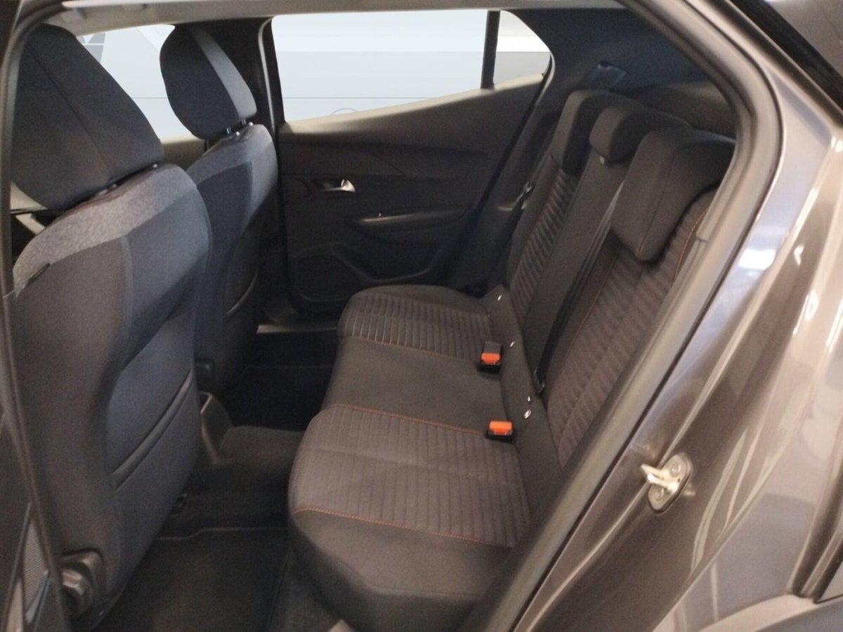 Peugeot 2008 BlueHDi 130 S&S EAT8 GT Pack (14)