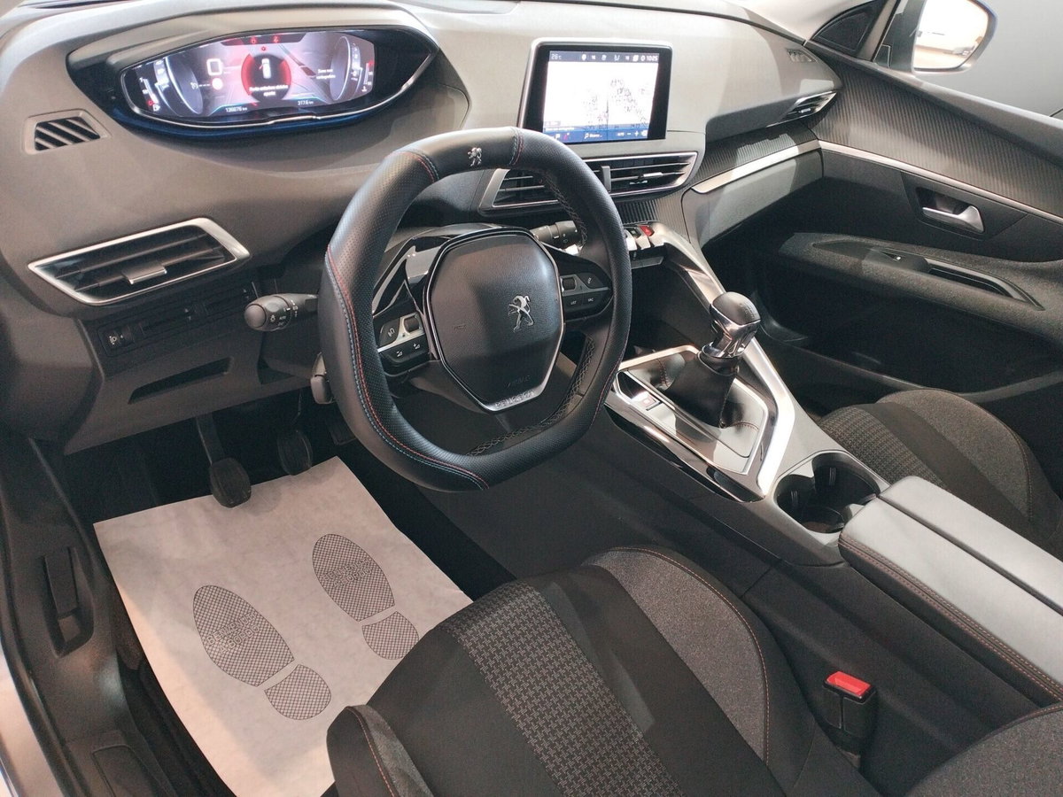 Peugeot 3008 BlueHDi 130 S&S Business (9)