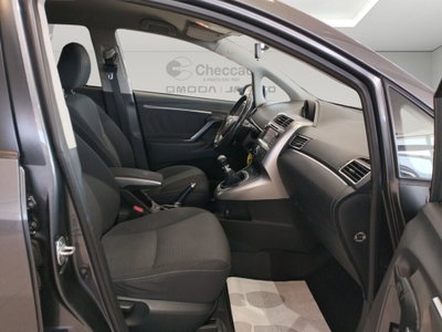 Toyota Verso 2.0 D Active 7 posti (16)