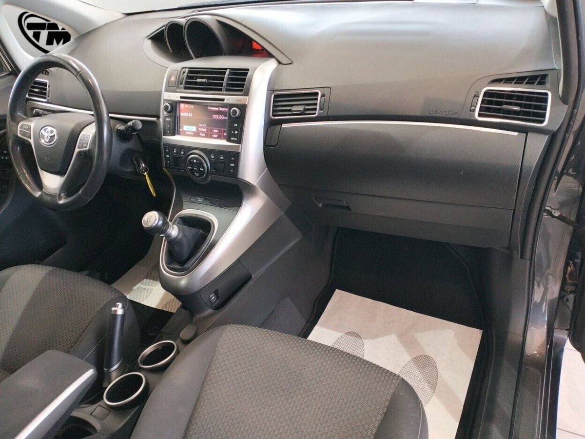 Toyota Verso 2.0 D Active 7 posti (17)