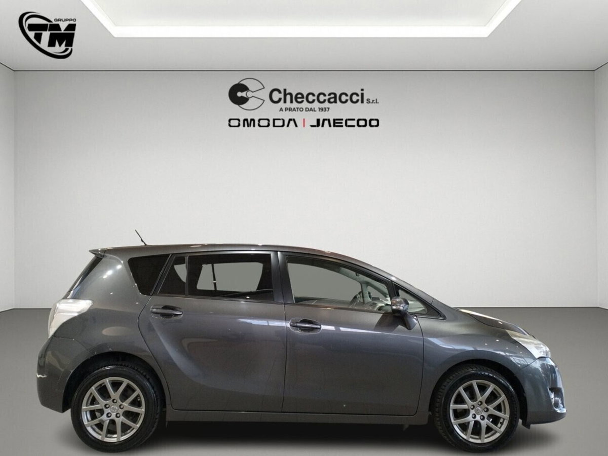 Toyota Verso 2.0 D Active 7 posti (5)