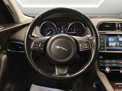 Jaguar F-Pace 2.0 D 180 CV AWD Prestige (13)