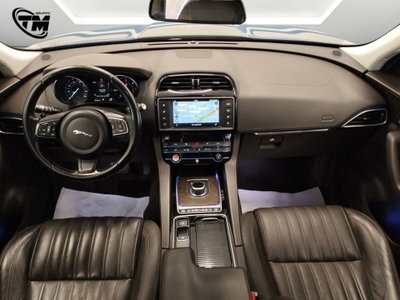 Jaguar F-Pace 2.0 D 180 CV AWD Prestige (7)