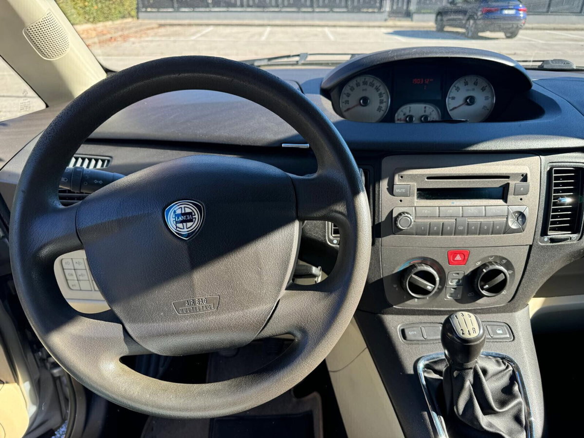 Lancia Musa Multijet Platino 100 (14)