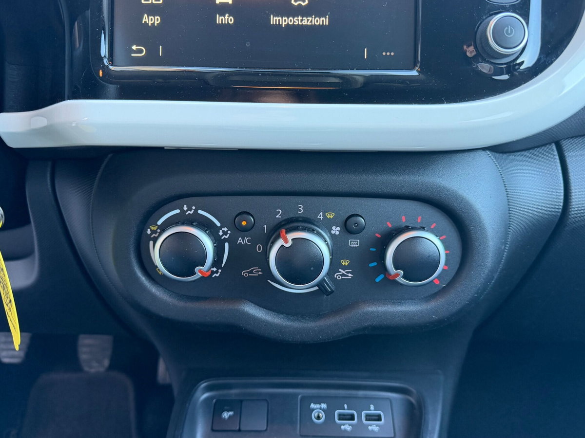 Renault Twingo SCe 65 CV Intens (16)